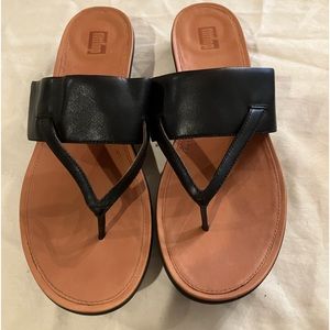 Brand new size 10 black fitflop sandals